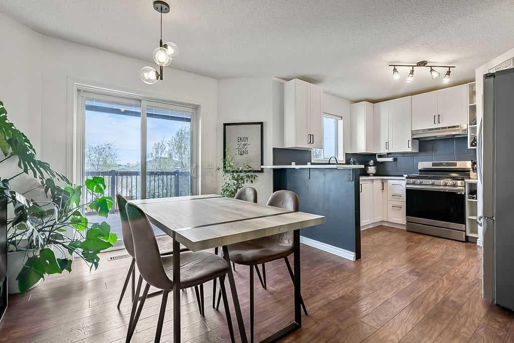 3-bed Detached for sale at 145 Harvest Glen Way NE, Calgary
