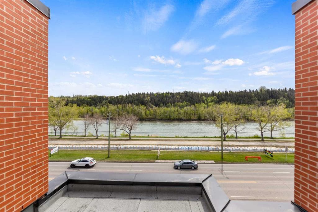 2-bed Townhouse for sale at 3040 Parkdale Boulevard NW, Calgary