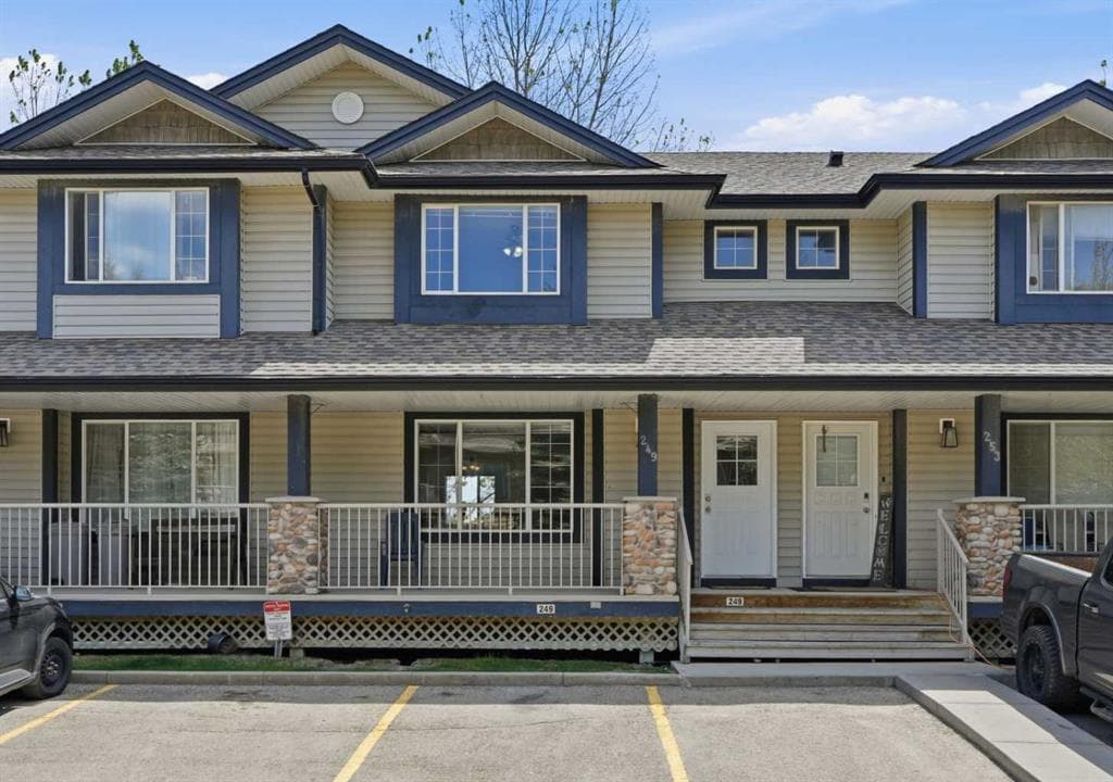 4-bed Townhouse for sale at 249 Citadel Point NW, Calgary