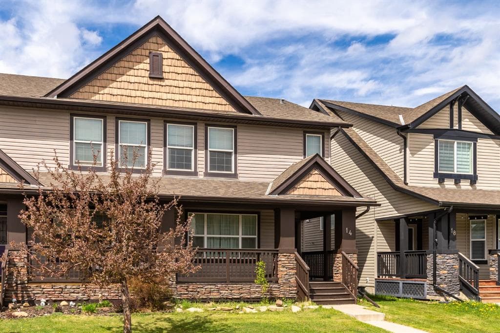 3-bed Semi-detached for sale at 14 Luxstone Point SW, Airdrie