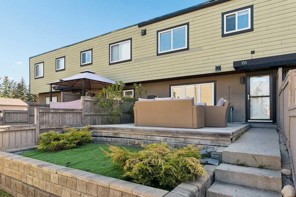 3-bed Townhouse for sale at 151, 3809 45 Street SW, Calgary