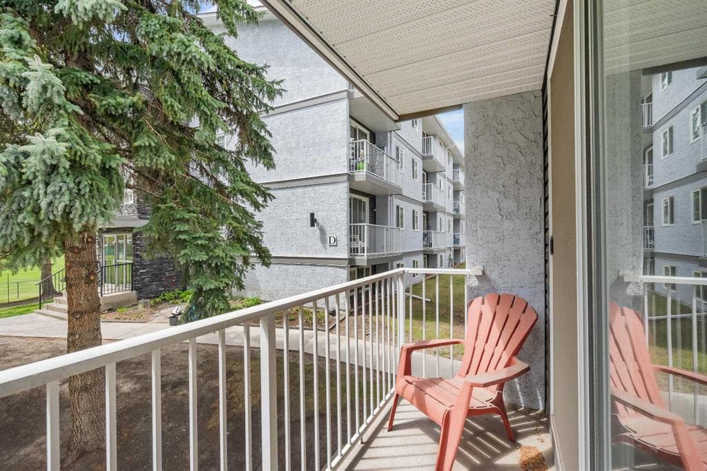 2-bed Apartment for sale at 202C, 5601 Dalton Drive NW, Calgary