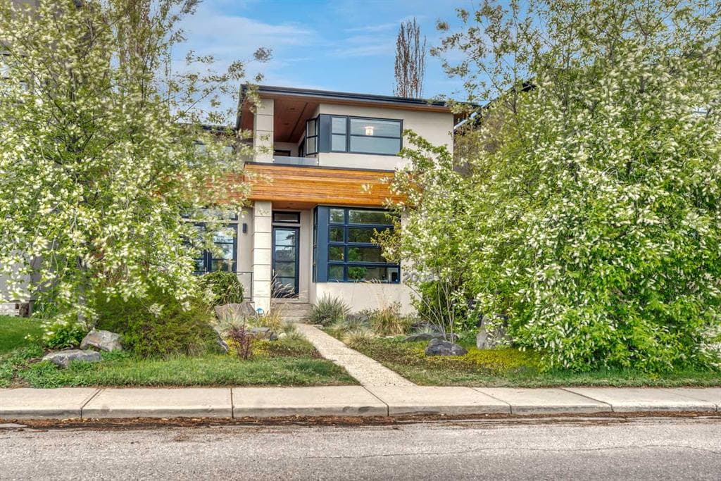 6-bed Detached for sale at 2008 38 Avenue SW, Calgary