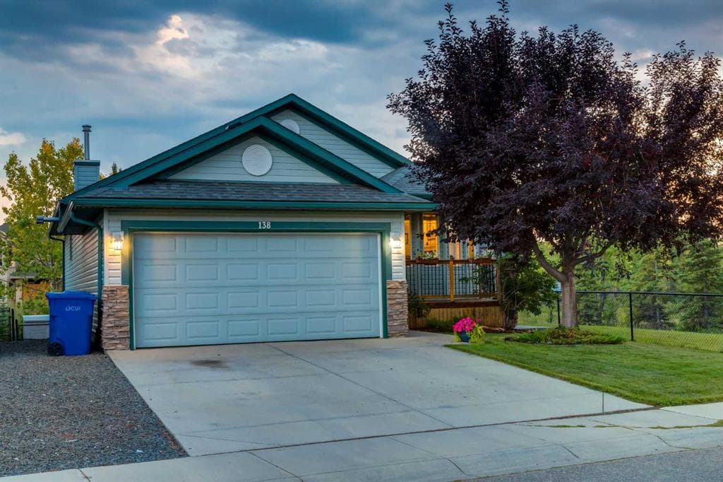 4-bed Detached for sale at 138 West Creek Springs, Chestermere