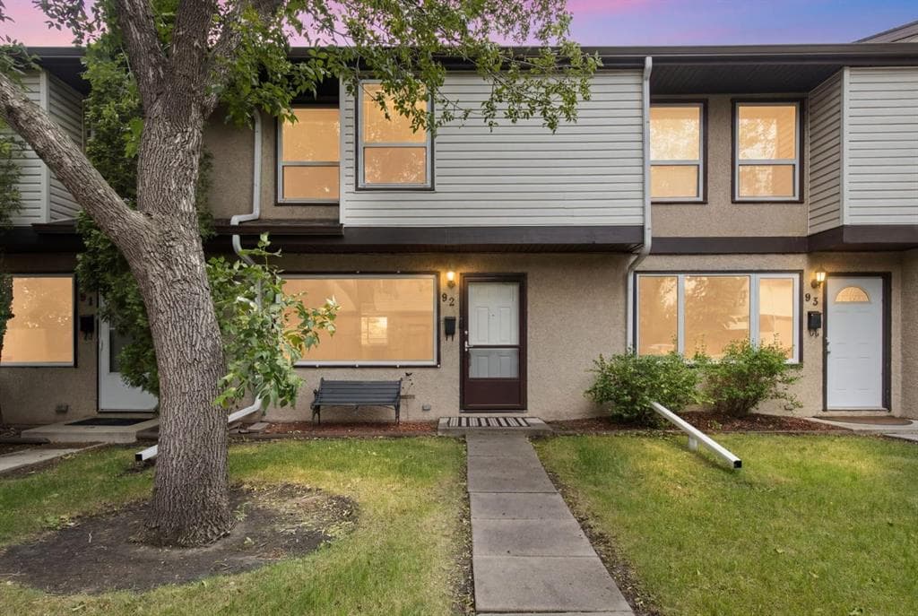 3-bed Townhouse for sale at 92, 630 Sabrina Road SW, Calgary