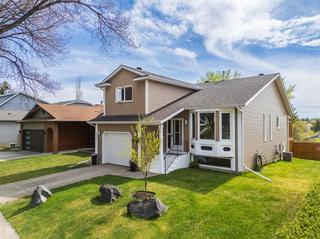 235 Deerview Drive SE — photo 1