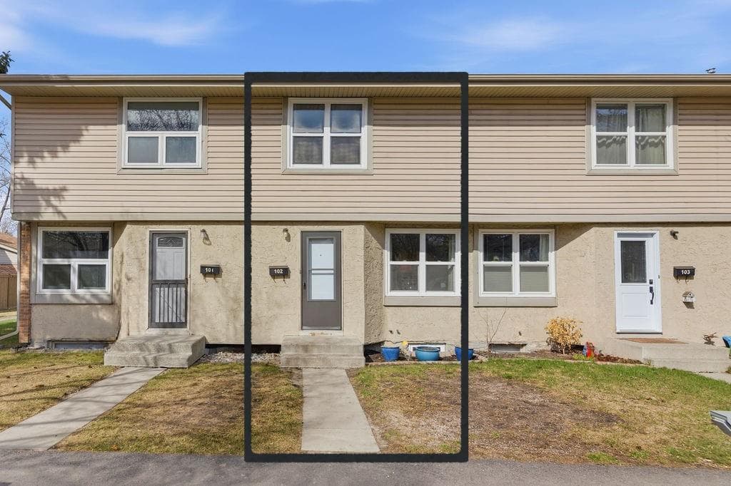 102, 123 Queensland Drive SE — photo 1