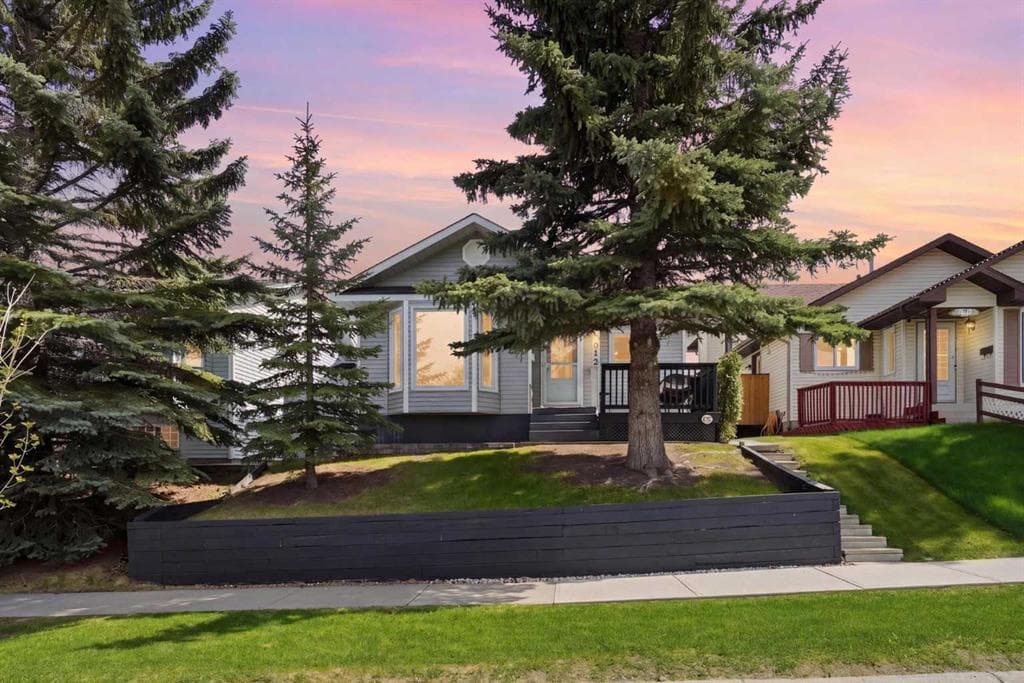 4-bed Detached for sale at 672 Macewan Drive NW, Calgary