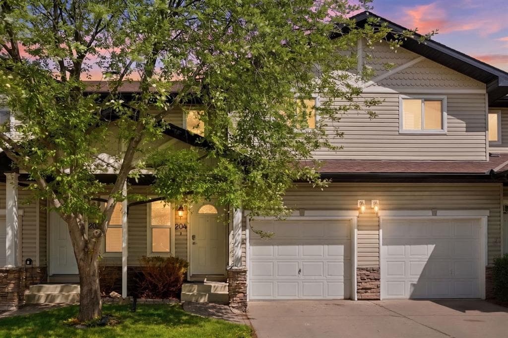 3-bed Townhouse for sale at 204, 760 Railway Gate SW, Airdrie
