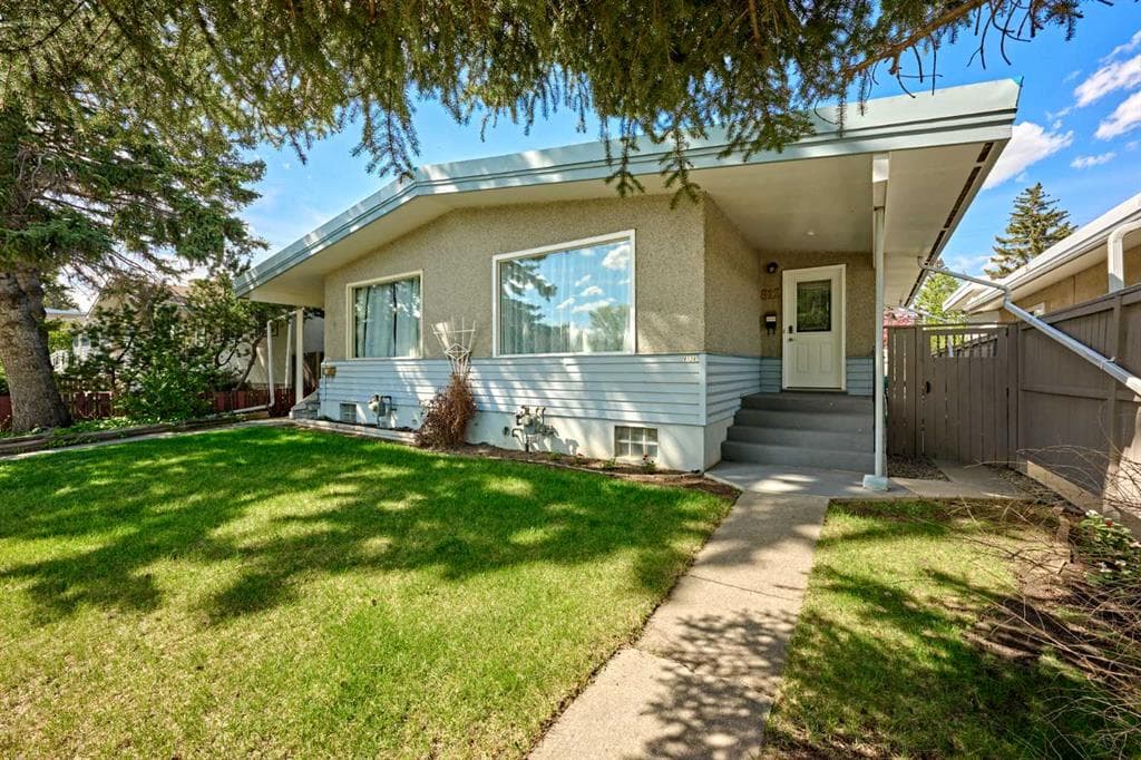 4-bed Semi-detached for sale at 812A 69 Avenue SW, Calgary