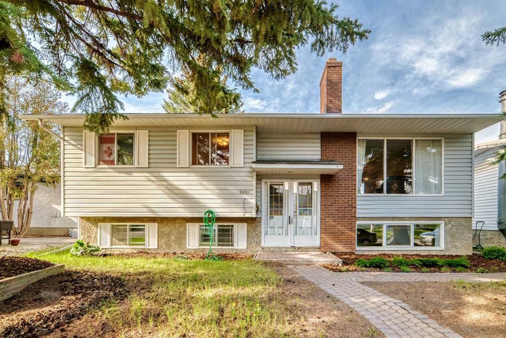 6-bed Detached for sale at 5051 Vantage Crescent NW, Calgary