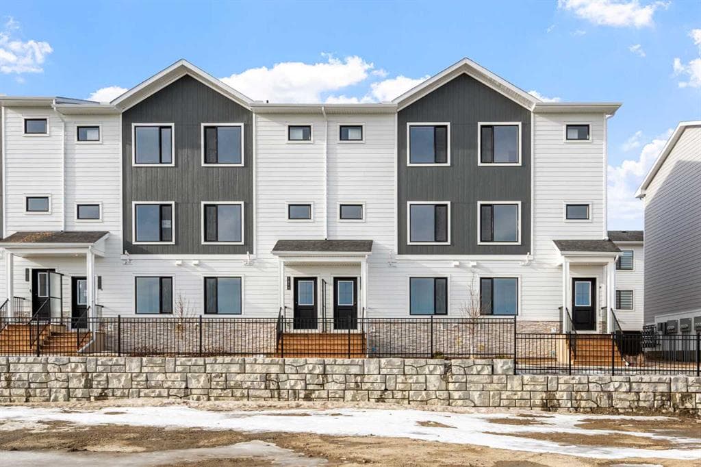 4-bed Townhouse for sale at 1416, 25 Wildwoods Court SW, Airdrie