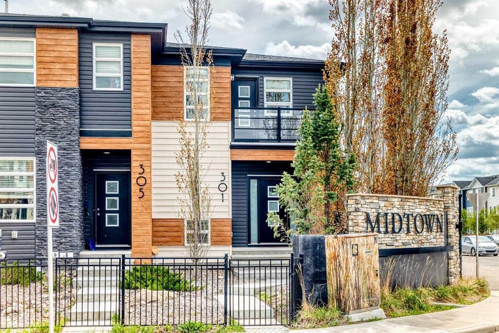 4-bed Townhouse for sale at 301 Midtown Gate SW, Airdrie