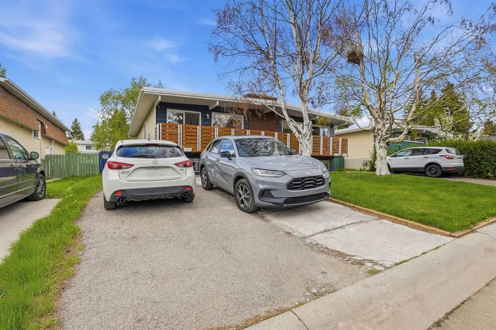 4-bed Semi-detached for sale at 5407 Dalrymple Crescent NW, Calgary