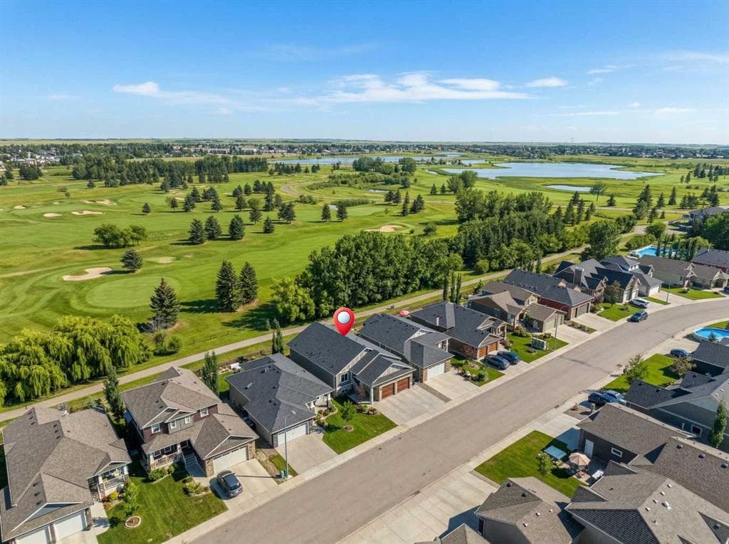 4-bed Detached for sale at 1205 Hillcrest Manor Estates, Strathmore