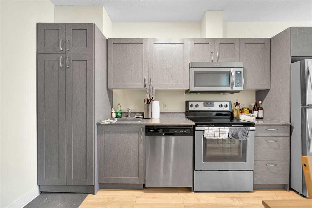 1-bed Apartment for sale at 804, 30 Brentwood Common NW, Calgary