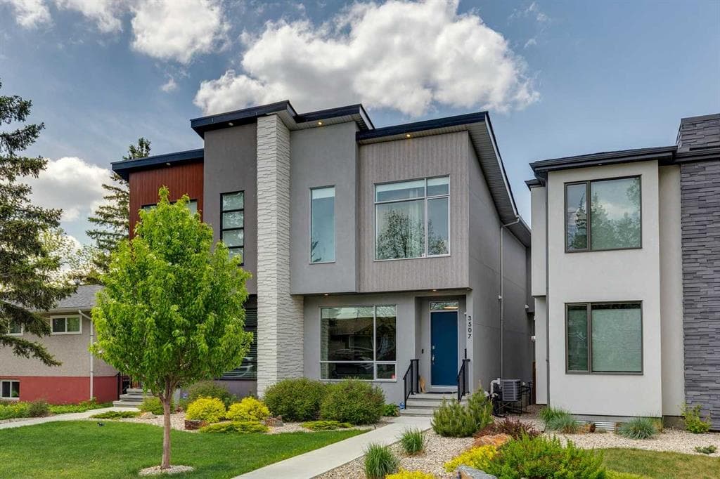 4-bed Semi-detached for sale at 3507 41 Street SW, Calgary