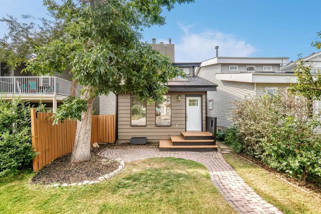 2208 ALEXANDER Street SE — photo 1