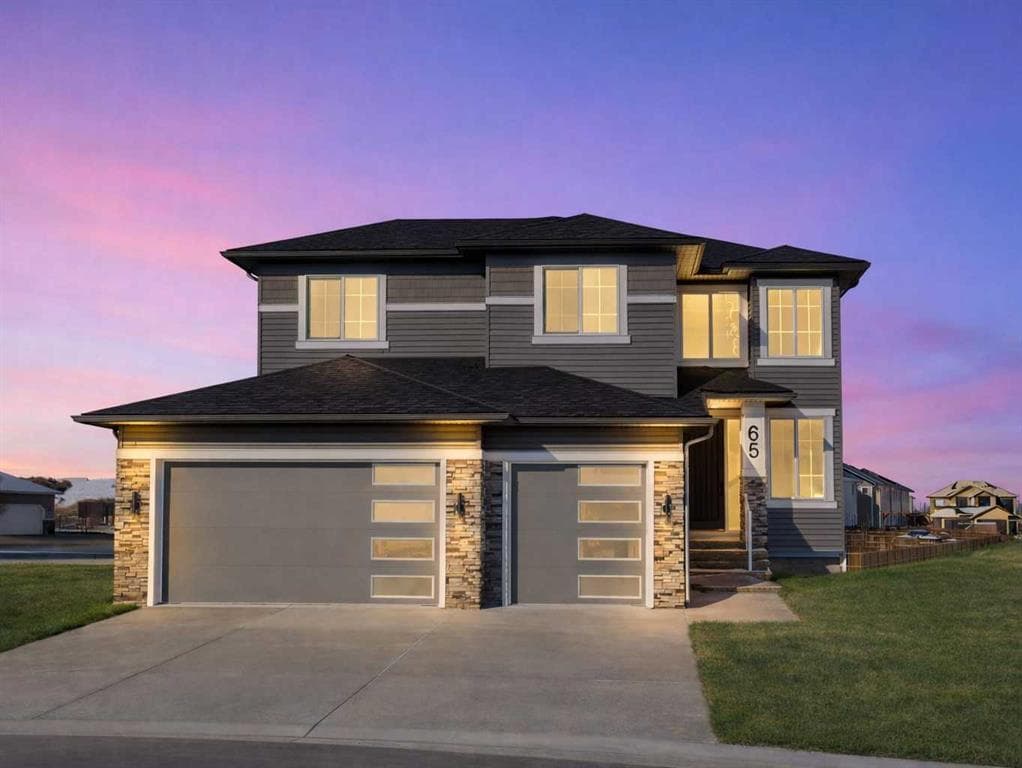 4-bed Detached for sale at 65 Lakes Estates Circle, Strathmore