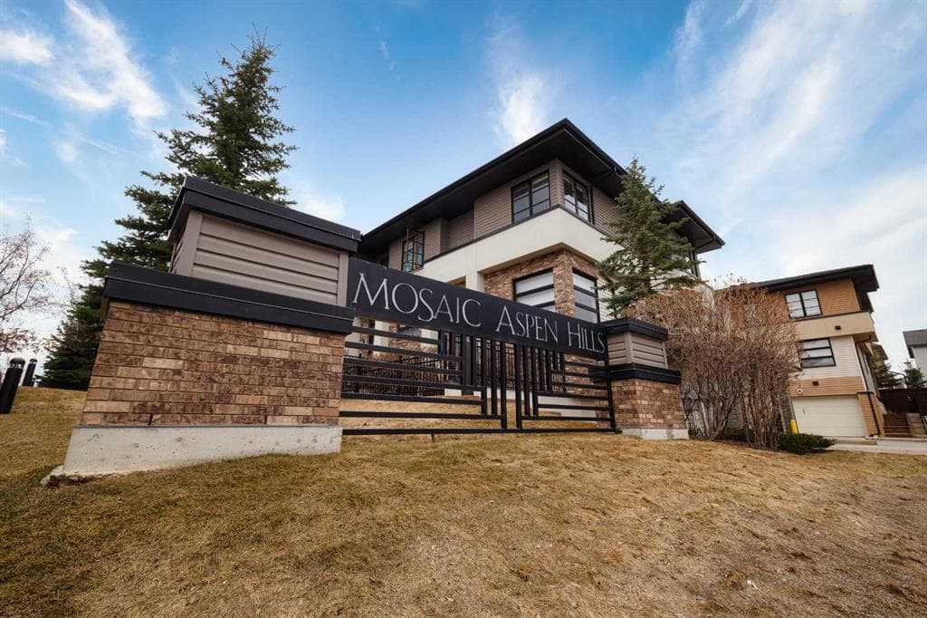 2-bed Townhouse for sale at 206 Aspen Hills Villas SW, Calgary