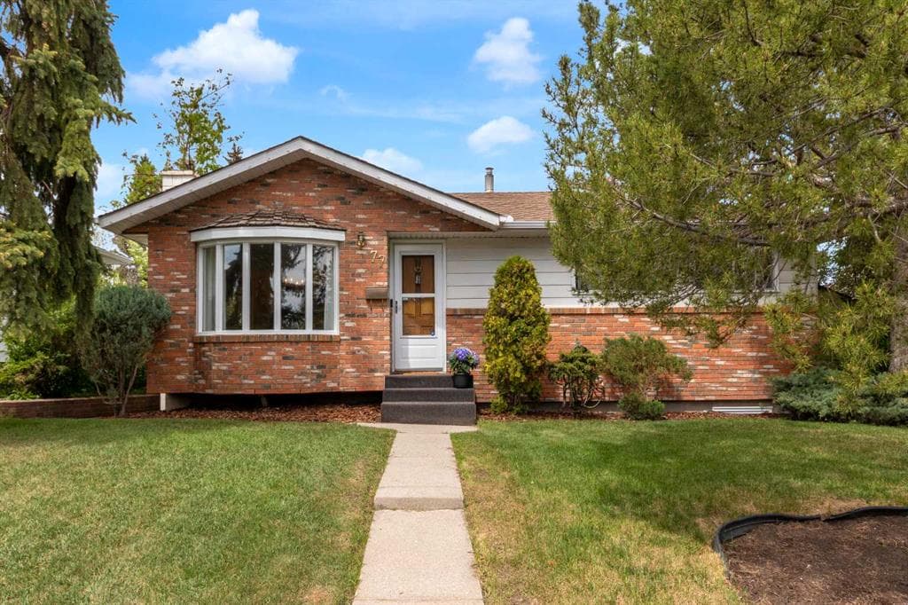 4-bed Detached for sale at 77 Hogarth Crescent SW, Calgary