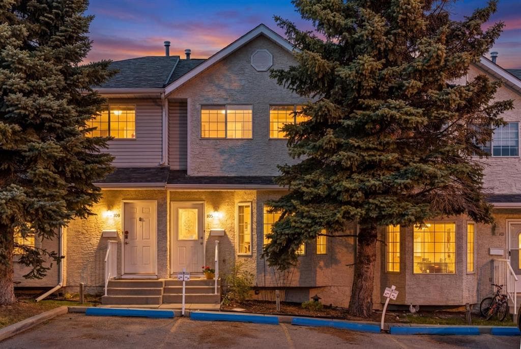 3-bed Townhouse for sale at 105 Bedford Manor NE, Calgary