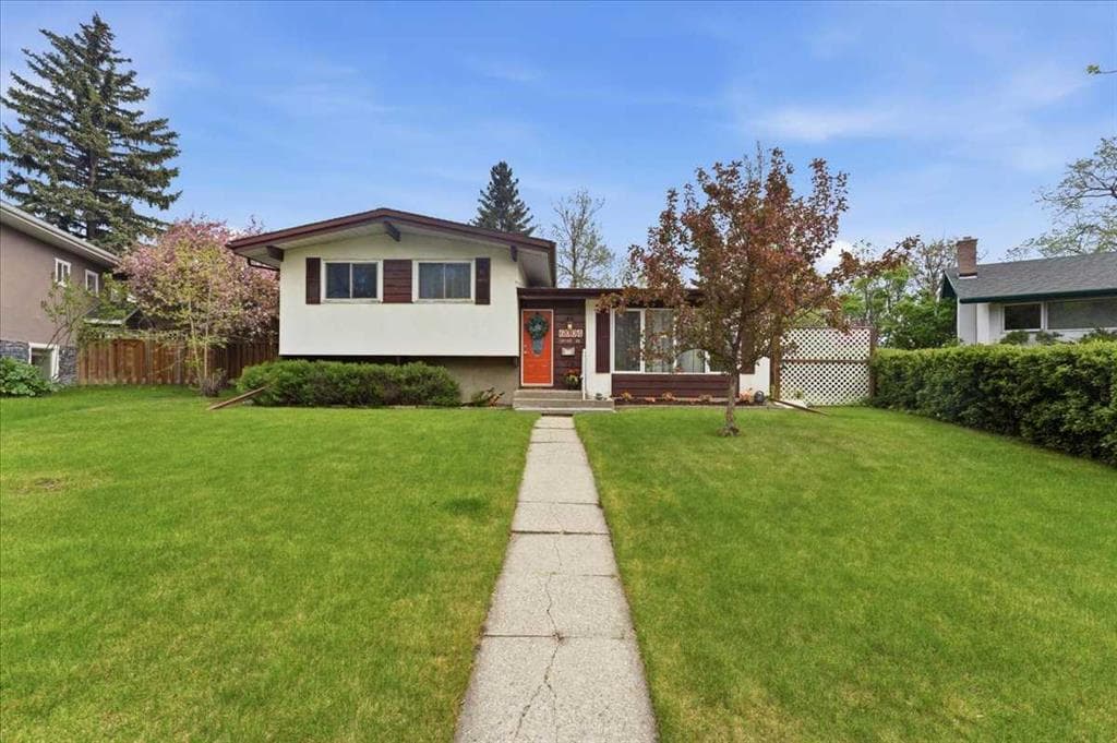5-bed Detached for sale at 6004 Louise Road SW, Calgary