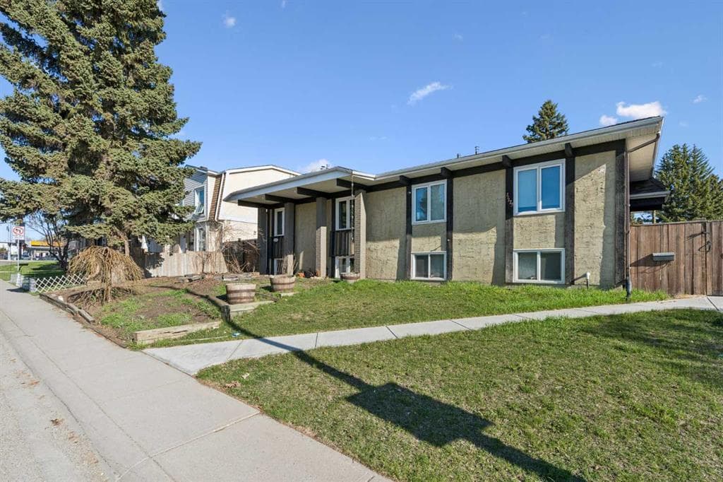 4-bed Semi-detached for sale at 11175 Sacramento Drive SW, Calgary