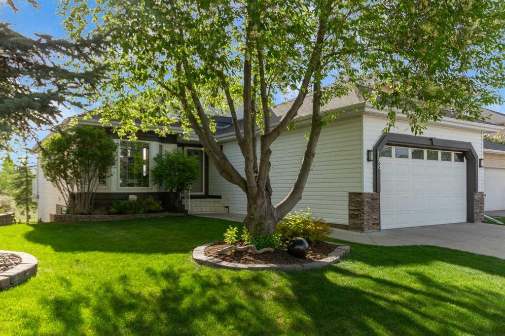 3-bed Detached for sale at 198 Douglas Woods Hill SE, Calgary