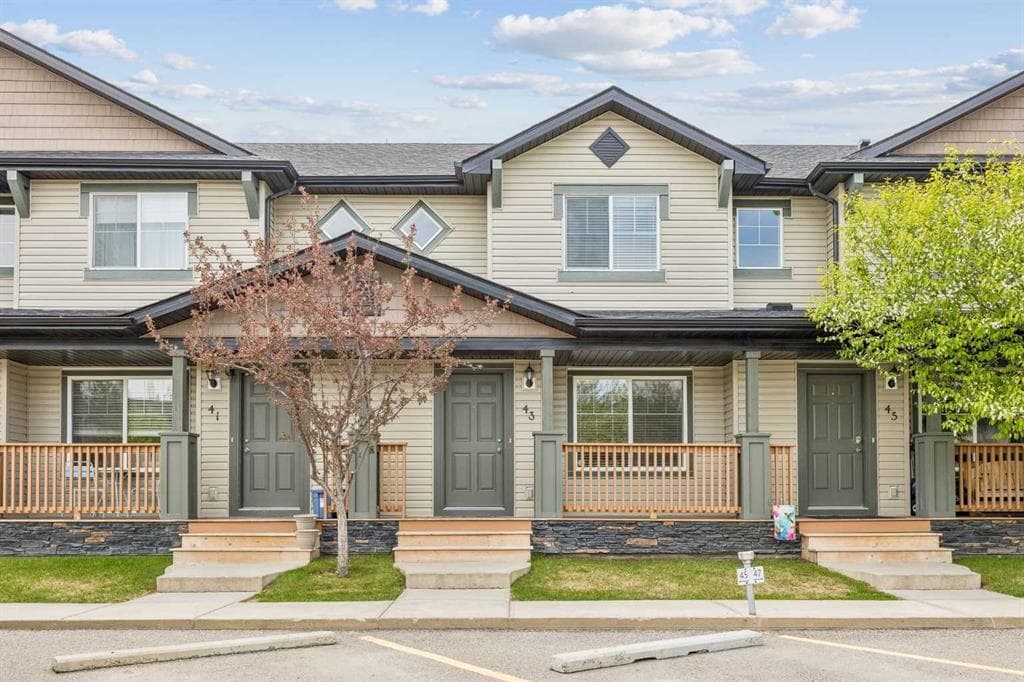 4-bed Townhouse for sale at 43, 105 Drake Landing Common, Okotoks