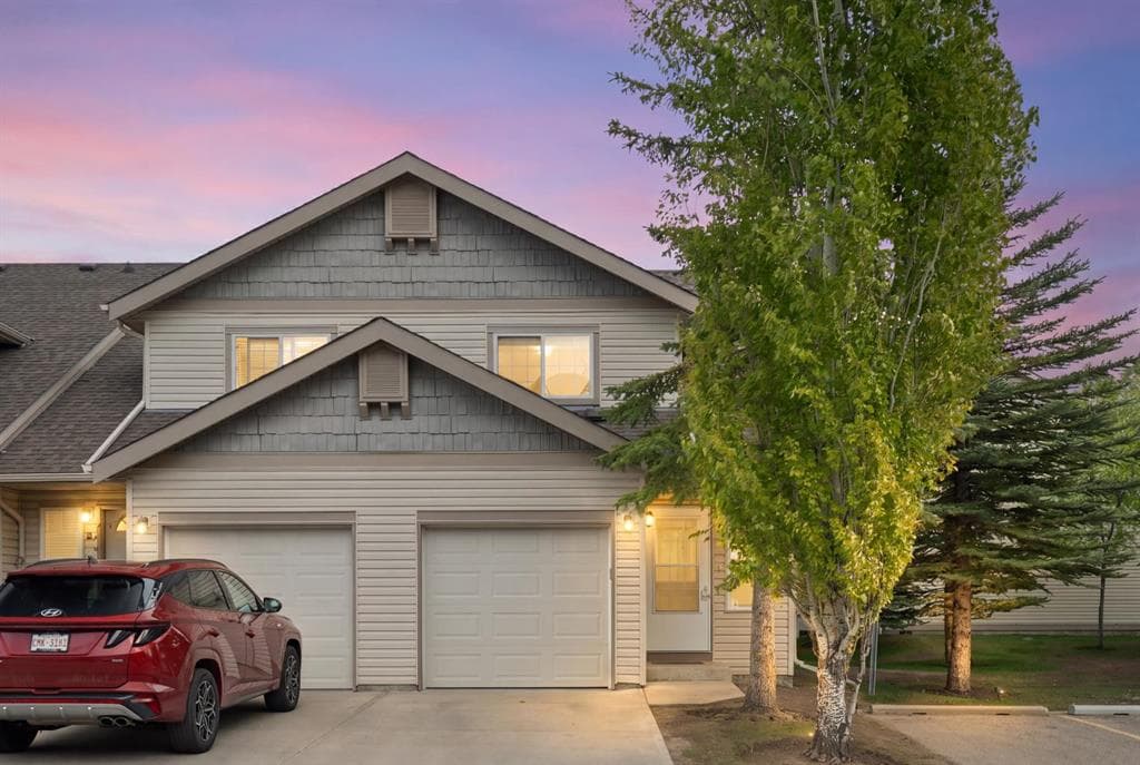 2-bed Townhouse for sale at 10 Eversyde Court SW, Calgary