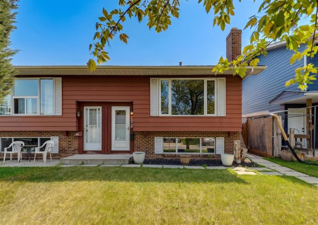 3-bed Semi-detached for sale at 7828 20A Street SE, Calgary