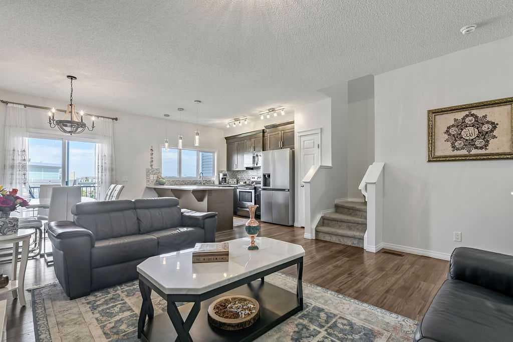 3-bed Townhouse for sale at 665 Hillcrest Road SW, Airdrie