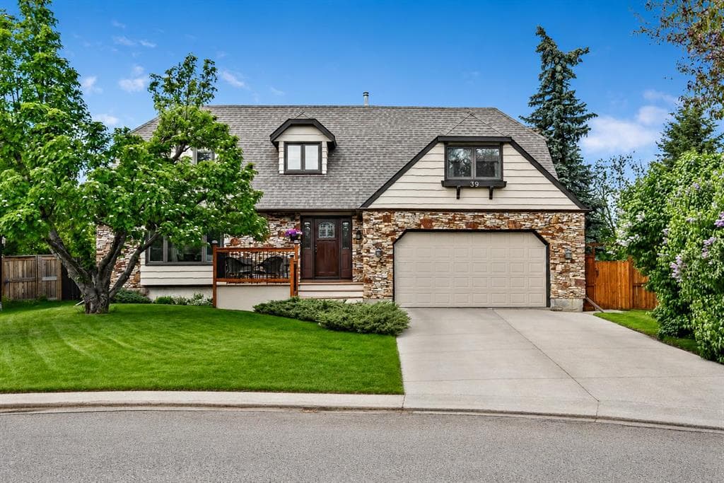 4-bed Detached for sale at 39 Canova Close SW, Calgary