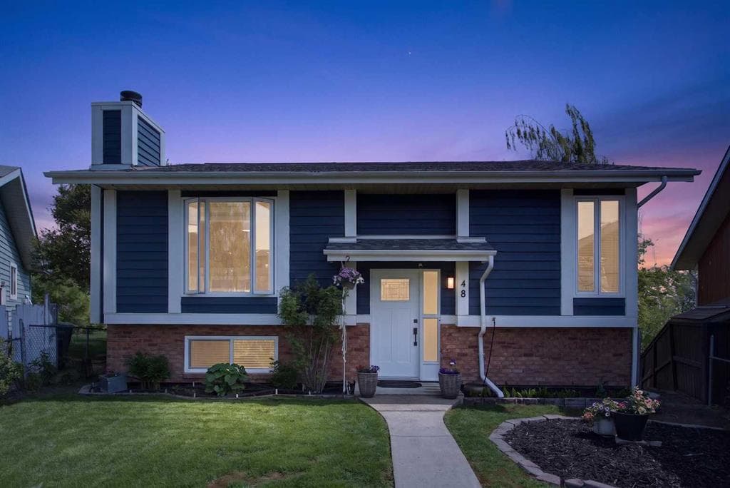 3-bed Detached for sale at 48 Shawcliffe Place, Calgary
