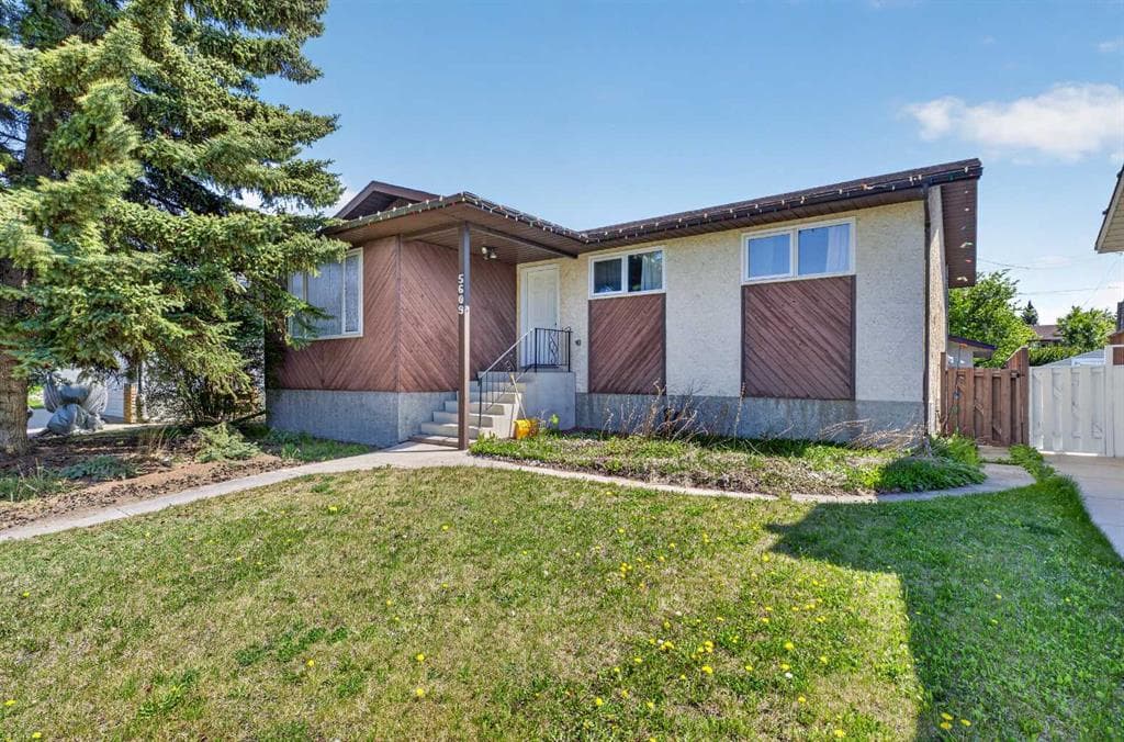 4-bed Detached for sale at 5609 Sherwood Crescent, Olds