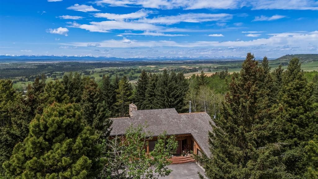 6-bed Detached for sale at 75 Anatapi Lane SW, Calgary