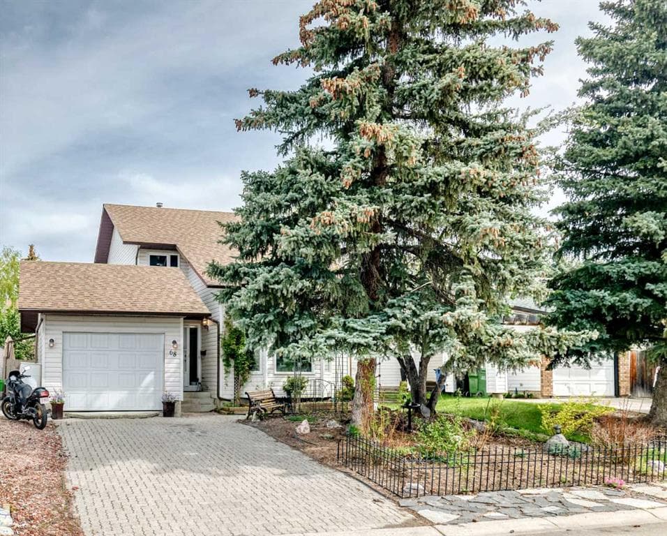 4-bed Detached for sale at 68 Woodview Court SW, Calgary
