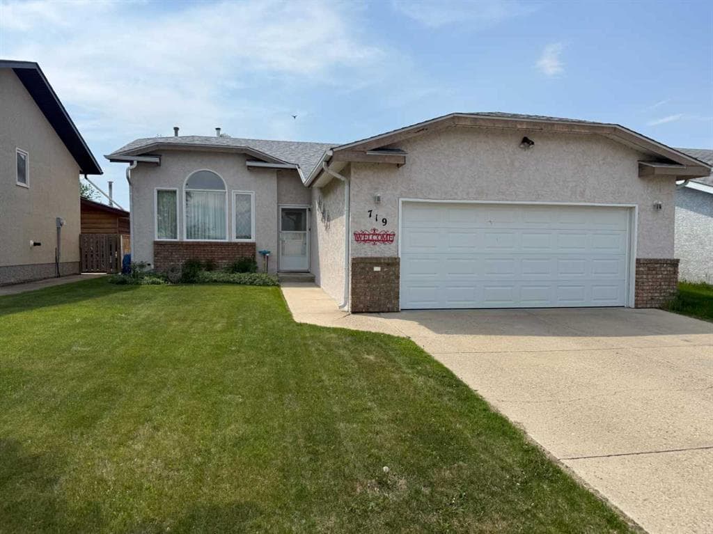 4-bed Detached for sale at 719 Parkland Drive, Brooks