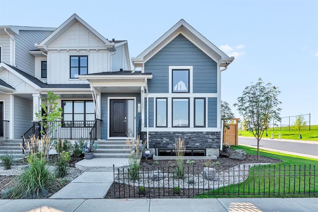 3-bed Townhouse for sale at 1098 Creekside Boulevard SW, Calgary