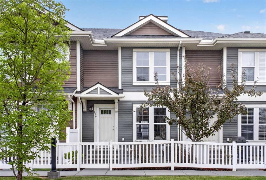 2-bed Townhouse for sale at 128 Auburn Bay Common SE, Calgary