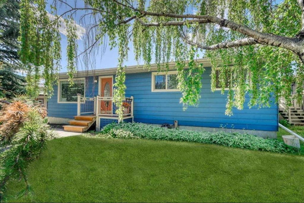 4-bed Detached for sale at 811 Southmount Place SW, Calgary