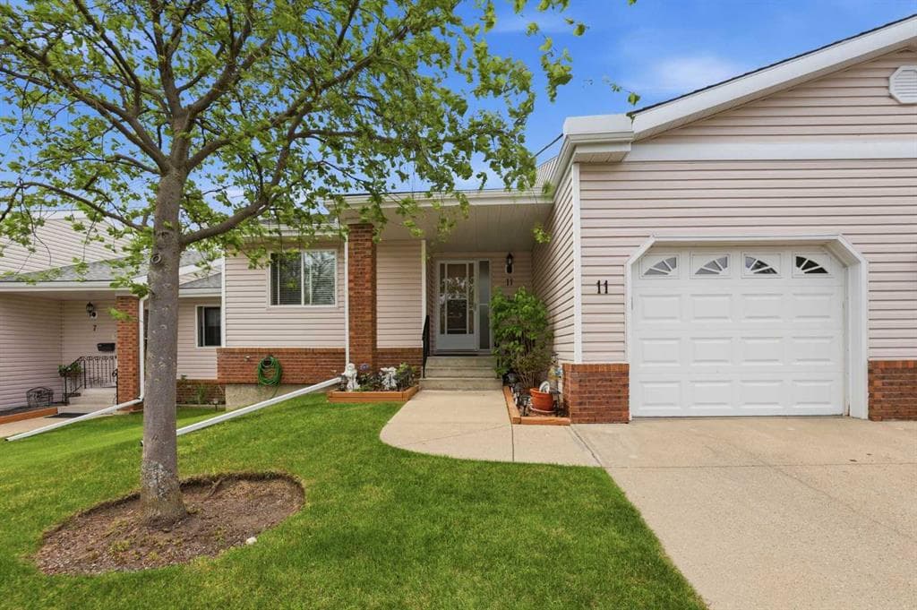 2-bed Townhouse for sale at 11 Macewan Park Heights NW, Calgary