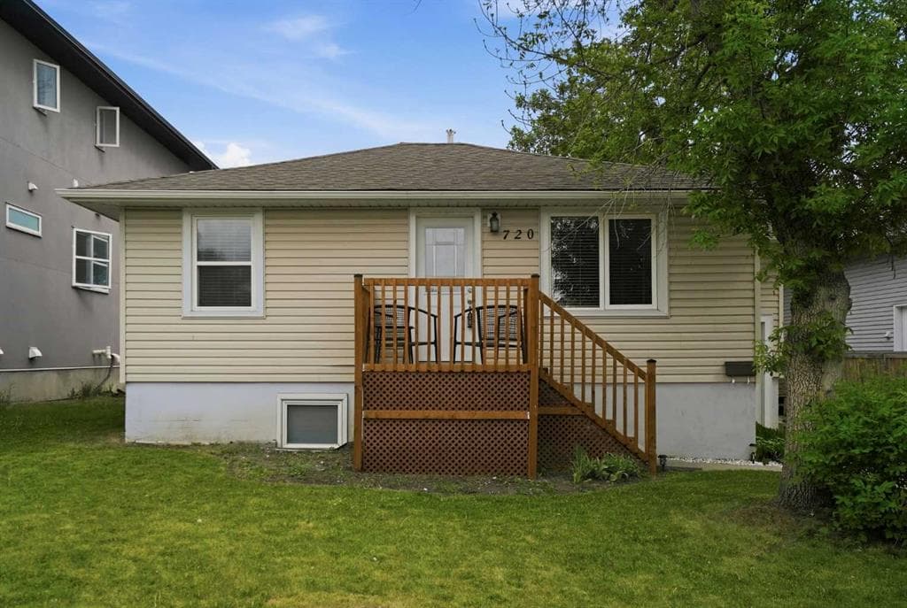 4-bed Detached for sale at 720 69 Avenue SW, Calgary