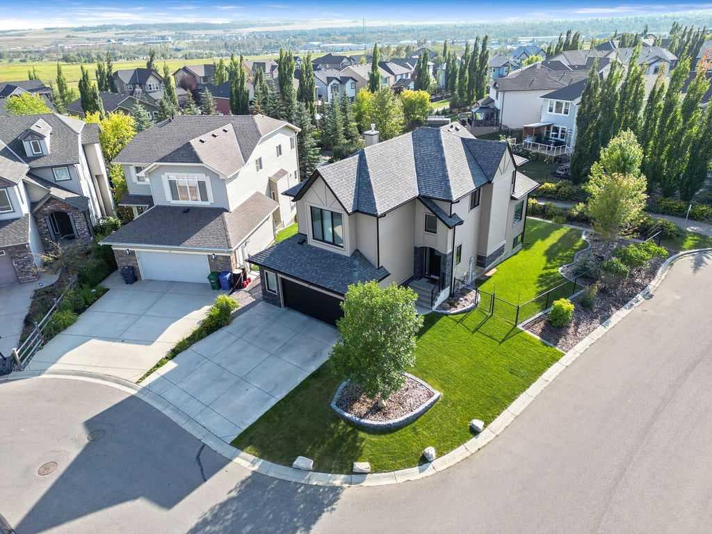 5-bed Detached for sale at 41 Drake Landing Crescent, Okotoks