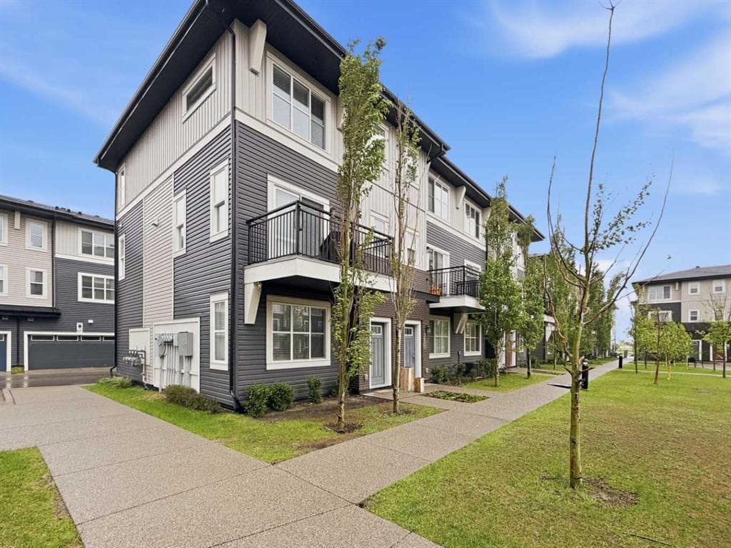 4-bed Townhouse for sale at 322, 72 Cornerstone Manor NE, Calgary