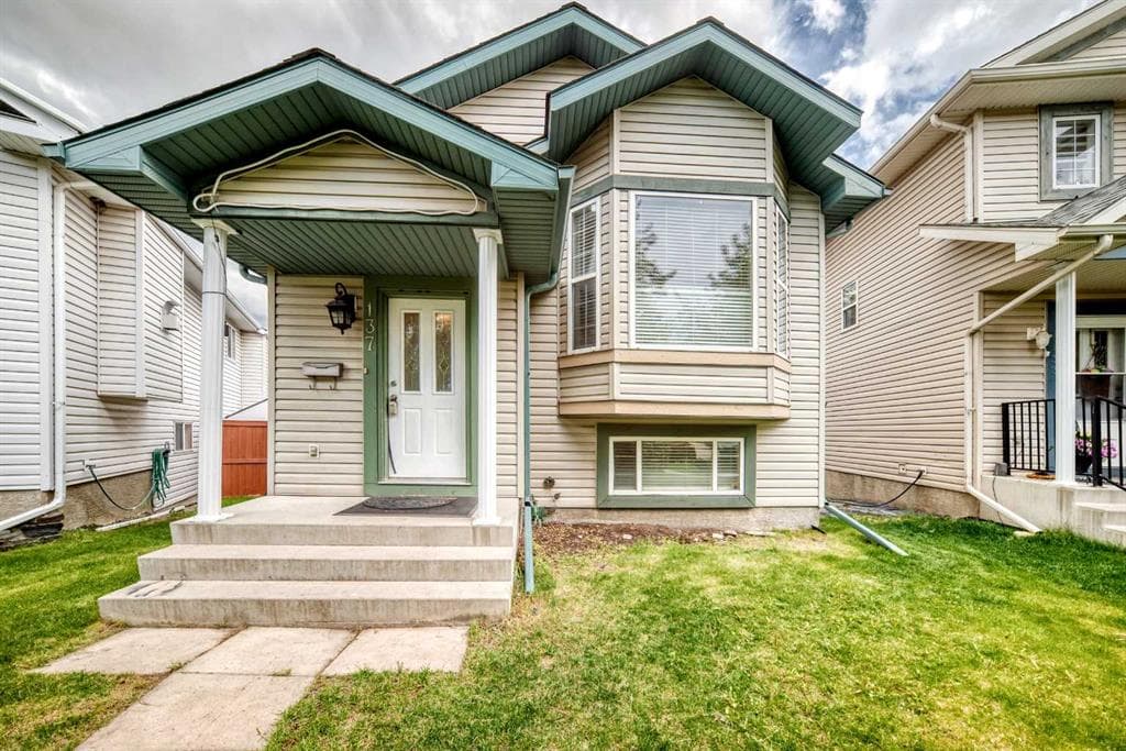 5-bed Detached for sale at 137 Erin Meadow Bay SE, Calgary