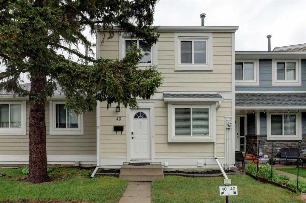 3-bed Townhouse for sale at 40 Georgian Villas NE, Calgary