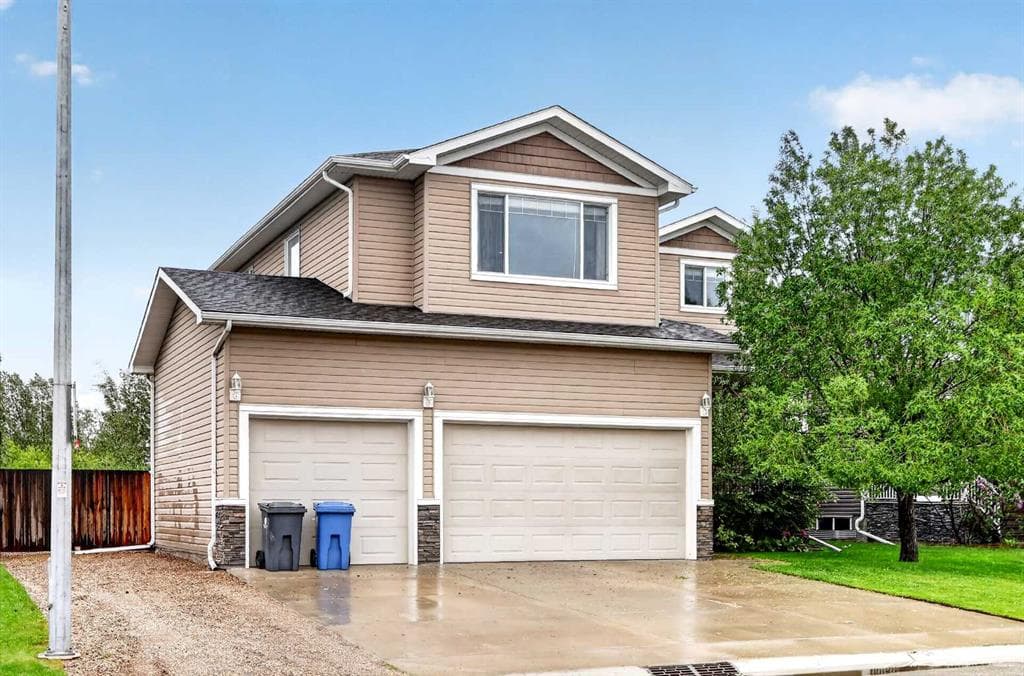 5-bed Detached for sale at 55 Hanson Way NE, Langdon