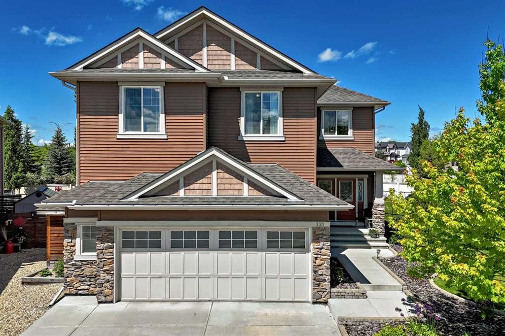 4-bed Detached for sale at 121 Drake Landing Manor, Okotoks